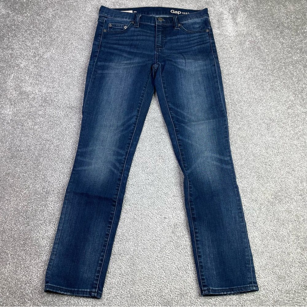 GAP 1969 Girlfriend Jeans Women's 24 Blue Relaxed Straight Low Rise Dark Wash